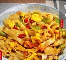 Tomato and Egg Stir-Fried Knife-Cut Noodles