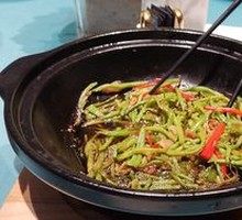 Braised Kidney Beans in Clay Pot