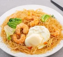 Steamed Rice Noodles with Shrimp and Egg