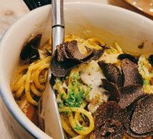 Black Truffle and Boletus Mushroom White Sauce Pasta