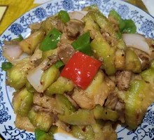 Stir-Fried Beef with Green Pepper and Eggplant