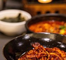 Stir-Fried Rice Noodles with Seafood