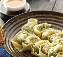 Dry-Mixed Shepherd's Purse Shrimp Dumplings