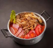Tomato Beef Noodle Hot Pot