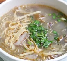 Beef Offal Noodle and Tofu Skin Soup