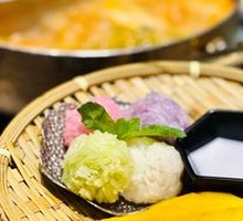 Mango Four-Color Sticky Rice Dessert