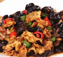 Chopped Chili Stir-fried Eggs with Black Wood Ear Mushrooms