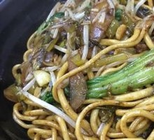 Sour Cabbage Braised Beef Noodles