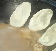 Pan-fried Dumpling Pancake