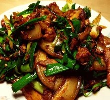Cilantro Stir-fried Pork Slices