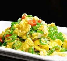 Stir-Fried Egg with Green Chili Rice Bowl