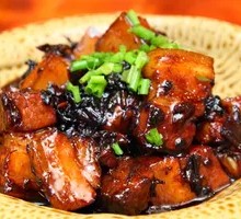 Braised Pork Belly with Preserved Mustard Greens