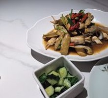 Stir-fried Clams with Scallions and Ginger