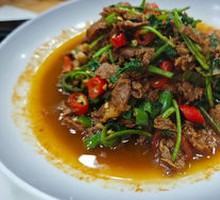 Stir-Fried Beef with Yellow Onion
