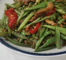 Stir-Fried Green Beans with Pork over Rice