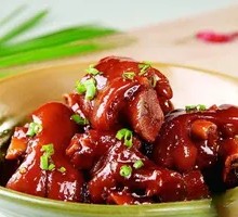 Braised Pig's Feet Pot