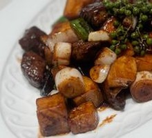 Black Garlic Pepper Beef Cubes