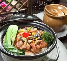 Cured Sausage and Mushroom Chicken Claypot Rice