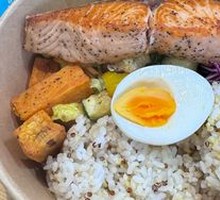 Grilled Salmon Poke Bowl