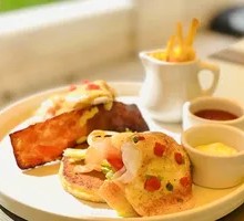 Signature Benedict Egg with Pancake Pancake
