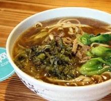 Pickled Cabbage and Pork Noodles
