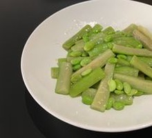 Loofah and Edamame Stir-Fry