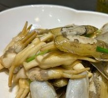Scallion and Ginger Clams