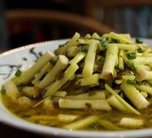 Stir-fried Wild Water Chestnut with Pickled Mustard Greens