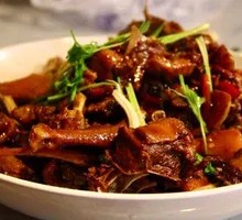 Braised Duck with Flower Pattern
