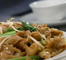 Snow Cabbage and Pork Stir-fried Rice Noodles