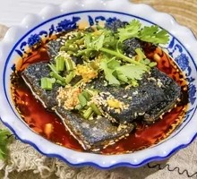 Dry-Eaten Changsha Stinky Tofu with Sweet Bean Sauce