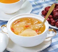 Braised Pear with Rock Sugar and Silver Ear Fungus