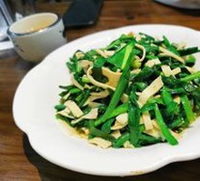 Leek Tofu Skin Stir-fry