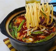 Duck Blood Noodle Soup in Clay Pot