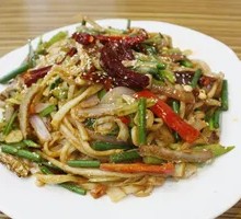 Spicy Beef Tripe Stir-Fried Noodles