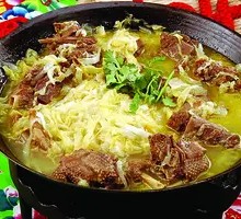 Stewed Goose with Sauerkraut in Iron Pot