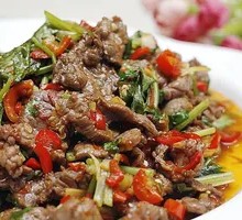 Stir-Fried Beef with Yellow Onion