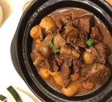 Braised Beef Brisket with Small Potatoes