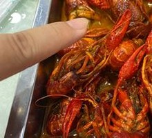 Spicy Crawfish with Side Dishes