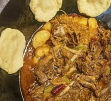 Stewed Goose in Iron Pot