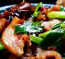 Stir-fried Pig's Head Meat