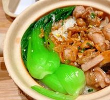 Cured Sausage and Chicken Claypot Rice
