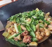 Stewed Mountain Snail with Half a Feathered Chicken