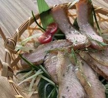 Charcoal-Grilled Pork Neck with Lemon