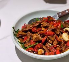 Stir-Fried Beef with Yellow Onion