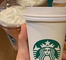 桃花满满抹茶拿铁