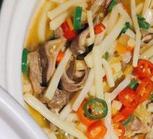 Sour and Spicy Stir-fried Bamboo Shoots with Pig's Tripe