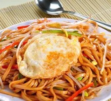 Meat and Egg Fried Noodles