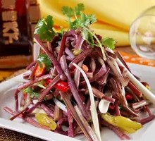Drizzling Sauce Fern Salad