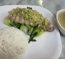Steamed Chicken Leg Rice